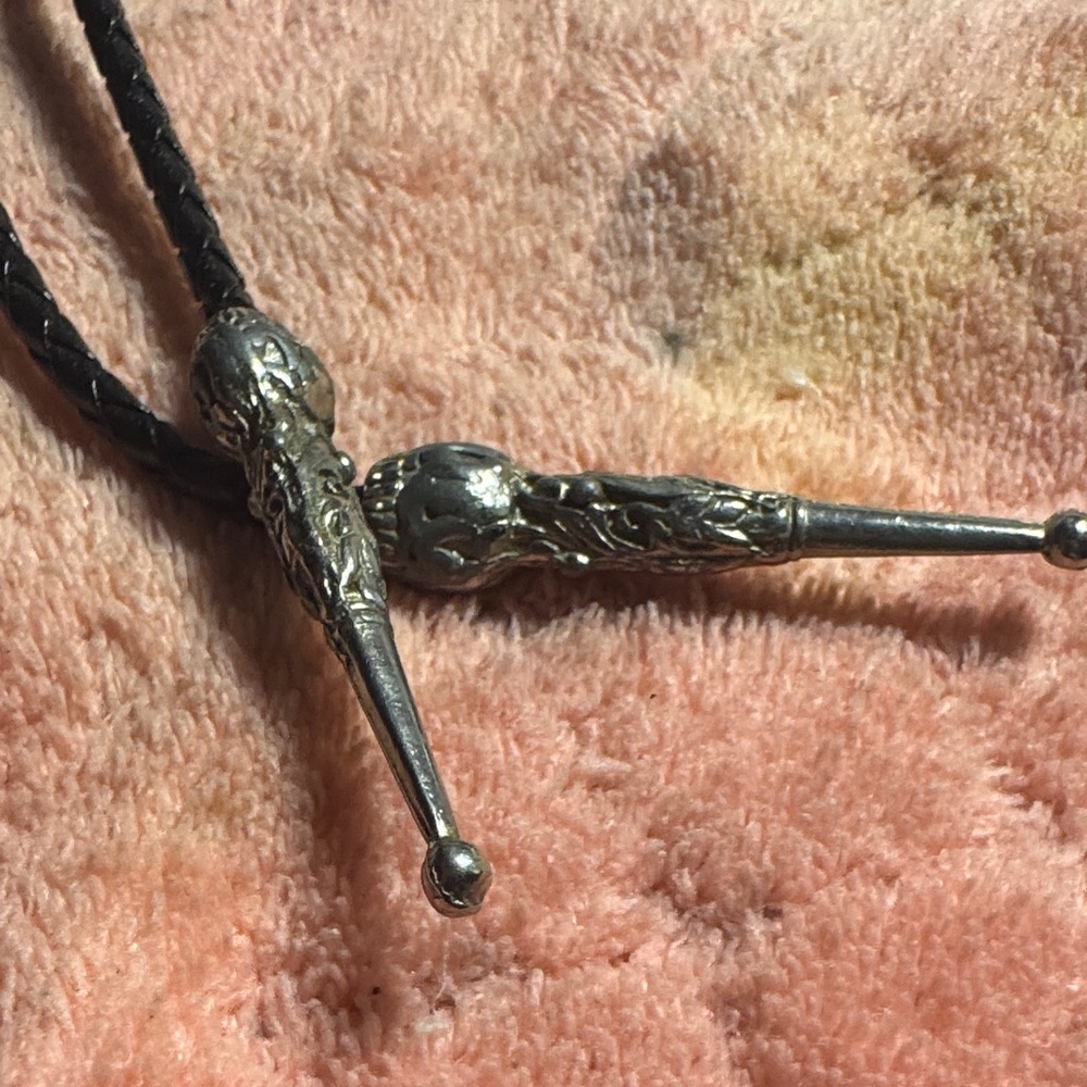 VINTAGE Navajo Sterling Silver and Kingman Turquoise Western Bolo Tie - Picture 7 of 8